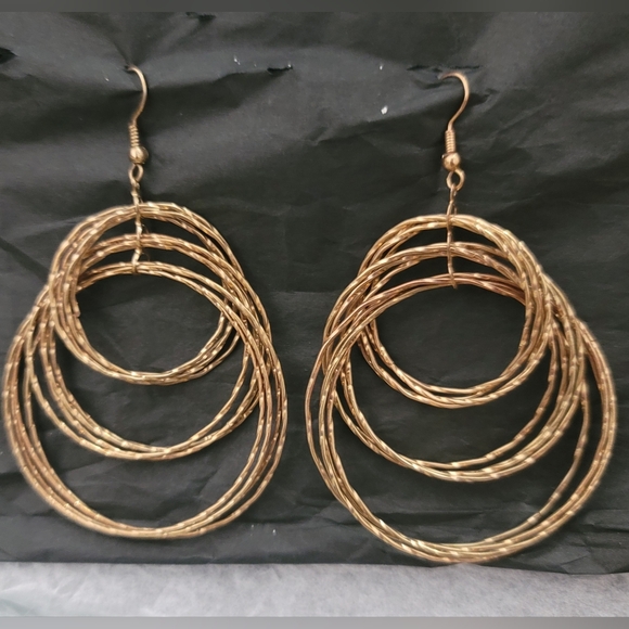 Y2K HOOPS! 4 Pair Dangling Hoops- 3 Silver, 1 Gold - Picture 5 of 5